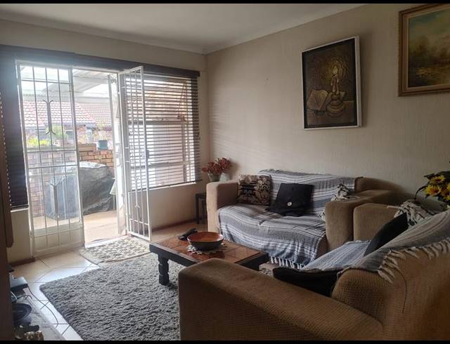 2 BEDROOM TOWNHOUSE FOR SALE IN WILRO PARK